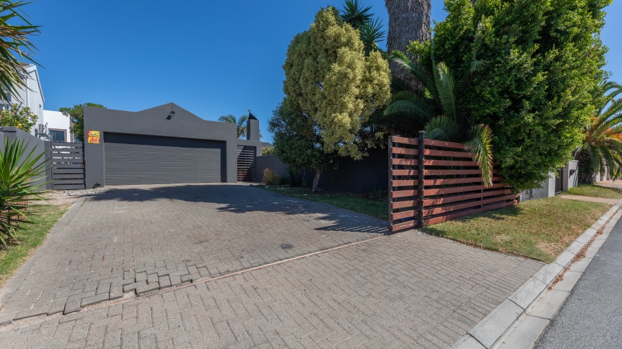 4 Bedroom Property for Sale in Parklands Western Cape